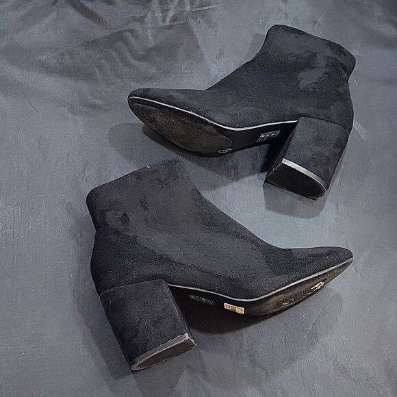 SO ME RAIA SUED SIDE ZIPPER CLOSURE POINTED TOE WOMEN"S BLOCK HEEL ANKLE BOOTIE - Picture 14 of 16